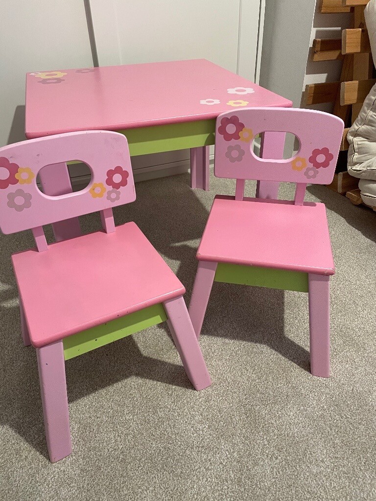 elc plastic table and chairs